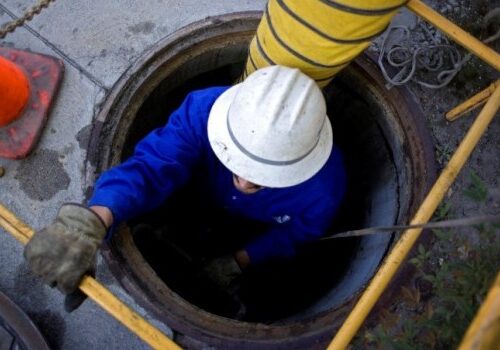 Confined Space training Sunshine Coast - white hard hat