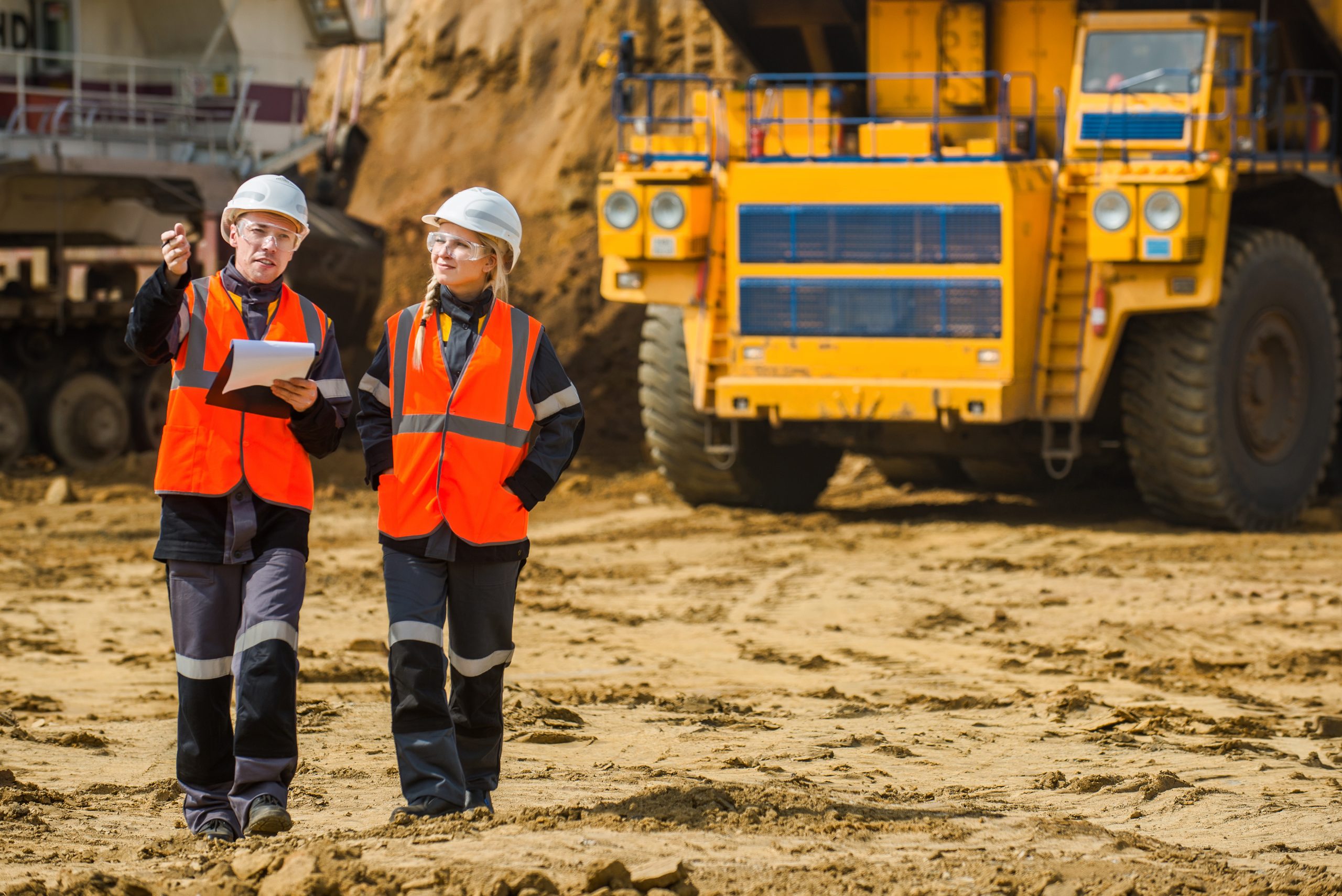 Standard 11 Course Sunshine Coast - construction team