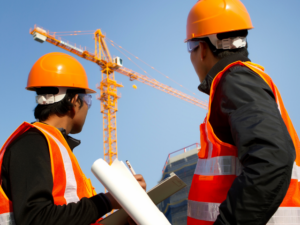 Riggers Ticket Brisbane - men looking at yellow crane