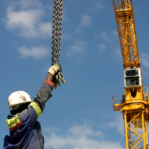 dogman training brisbane - man holding hook rigging